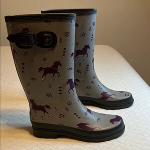 Blue Mountain Gray Rain Boots with Purple Horse Print, women’s 7